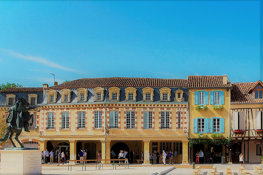 Marché. -Place d'artagnan